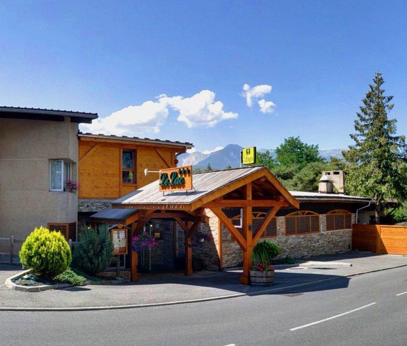 Logis Hotel Le Lac Эмбрён Экстерьер фото