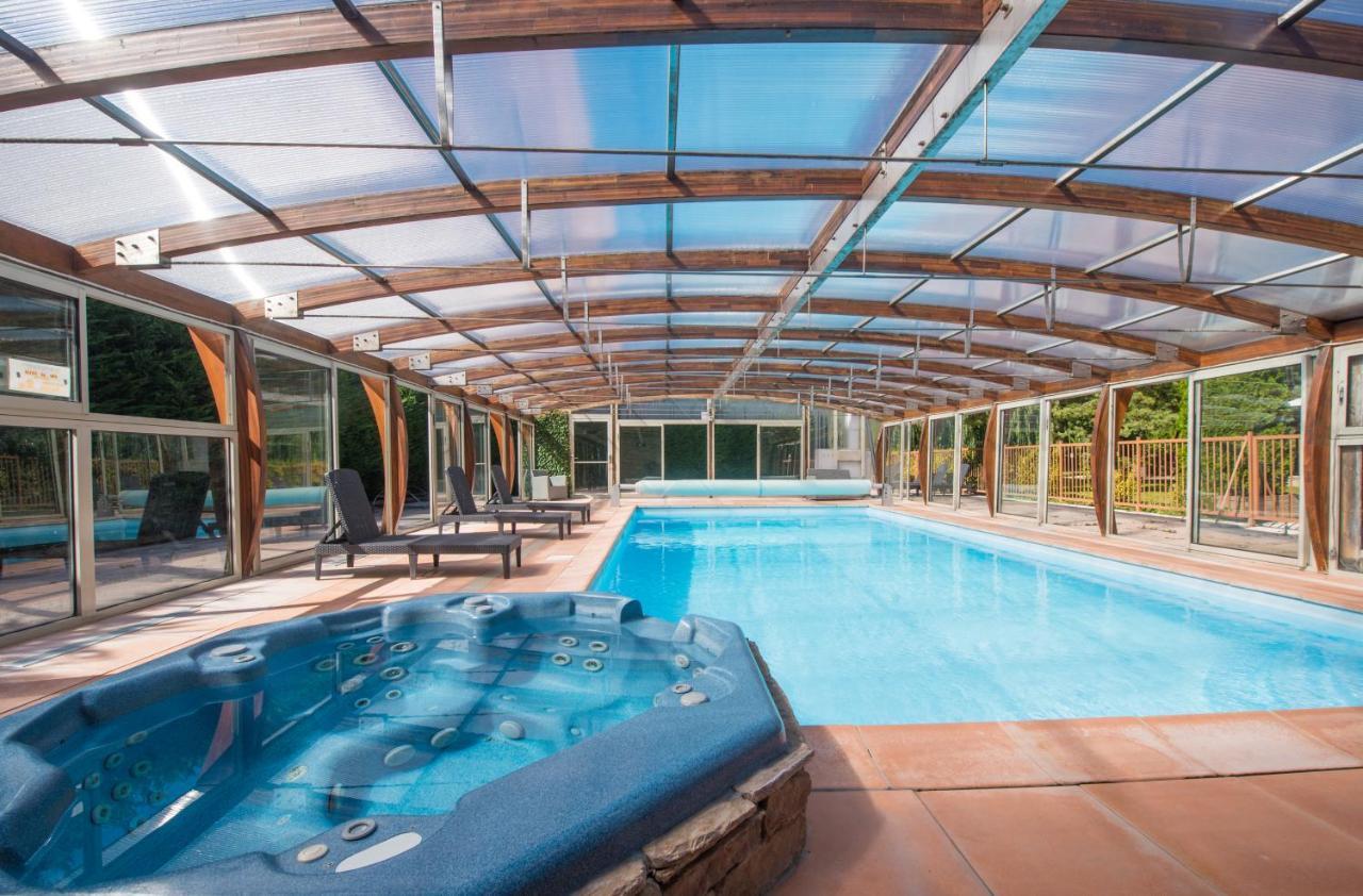 Logis Hotel Le Lac Эмбрён Экстерьер фото