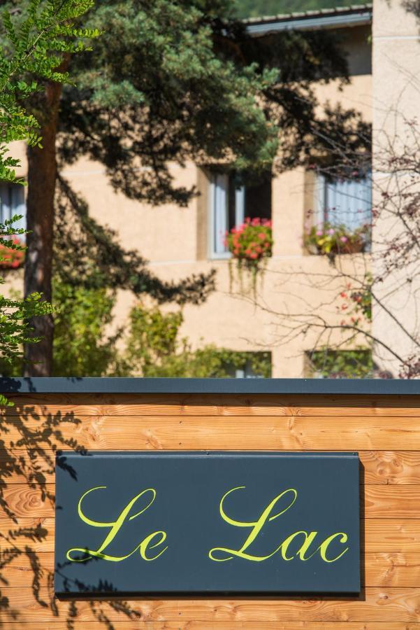 Logis Hotel Le Lac Эмбрён Экстерьер фото