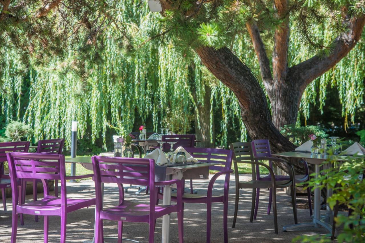 Logis Hotel Le Lac Эмбрён Экстерьер фото