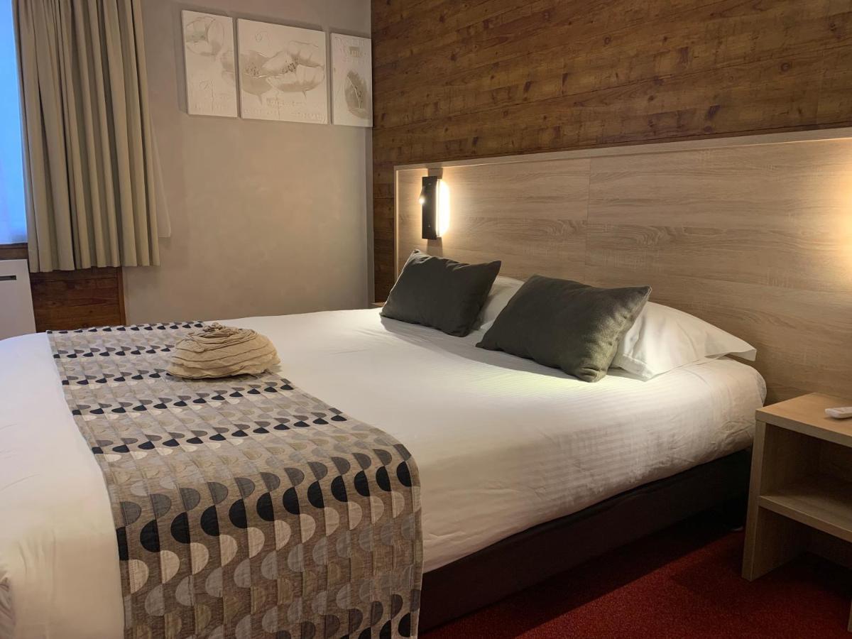 Logis Hotel Le Lac Эмбрён Экстерьер фото