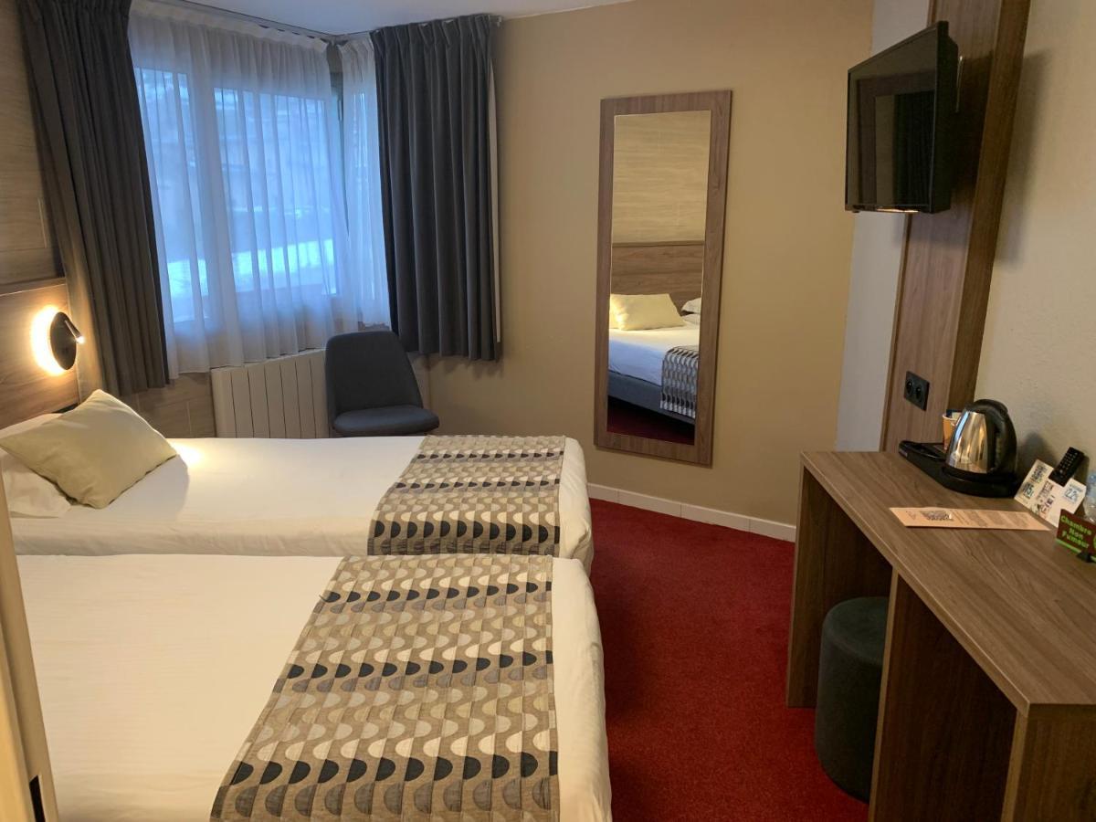 Logis Hotel Le Lac Эмбрён Экстерьер фото