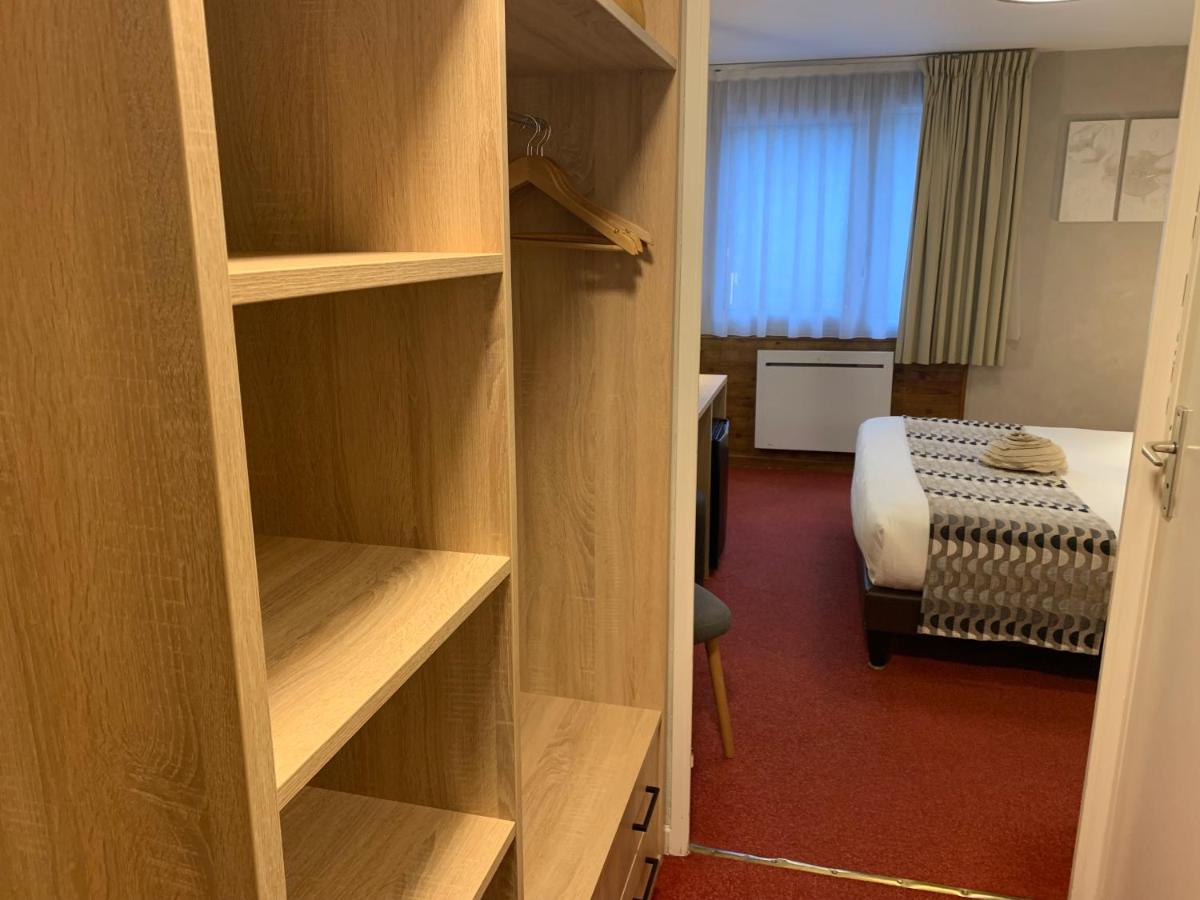 Logis Hotel Le Lac Эмбрён Экстерьер фото